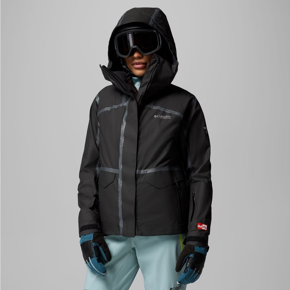 SOLD! from another platform…
Columbia Women's Black and Gray Ski Jacket